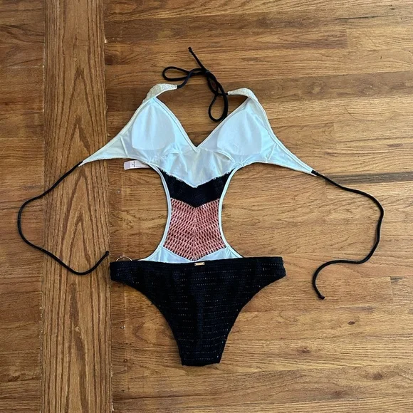 Victoria Secret crochet one piece swimsuit Boho Woman's Small New - Picture 5 of 9